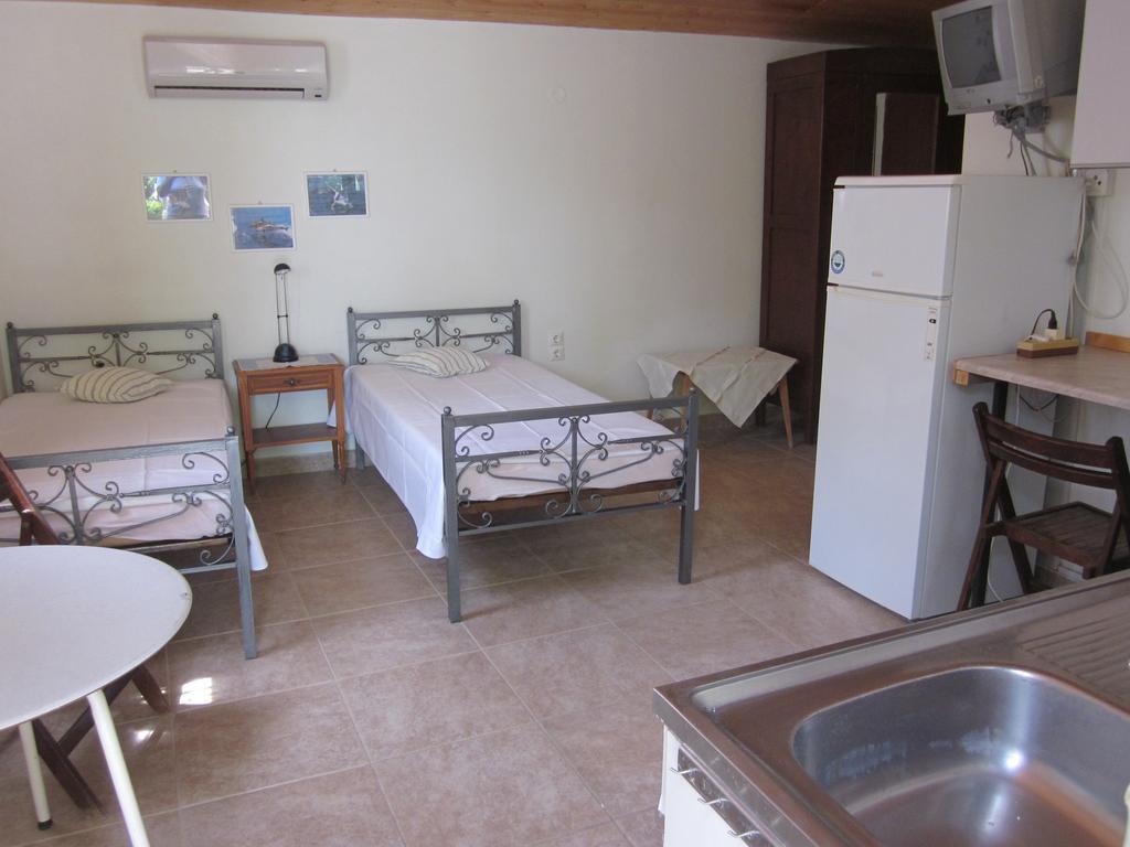Tina Rooms Gialtra Camera foto